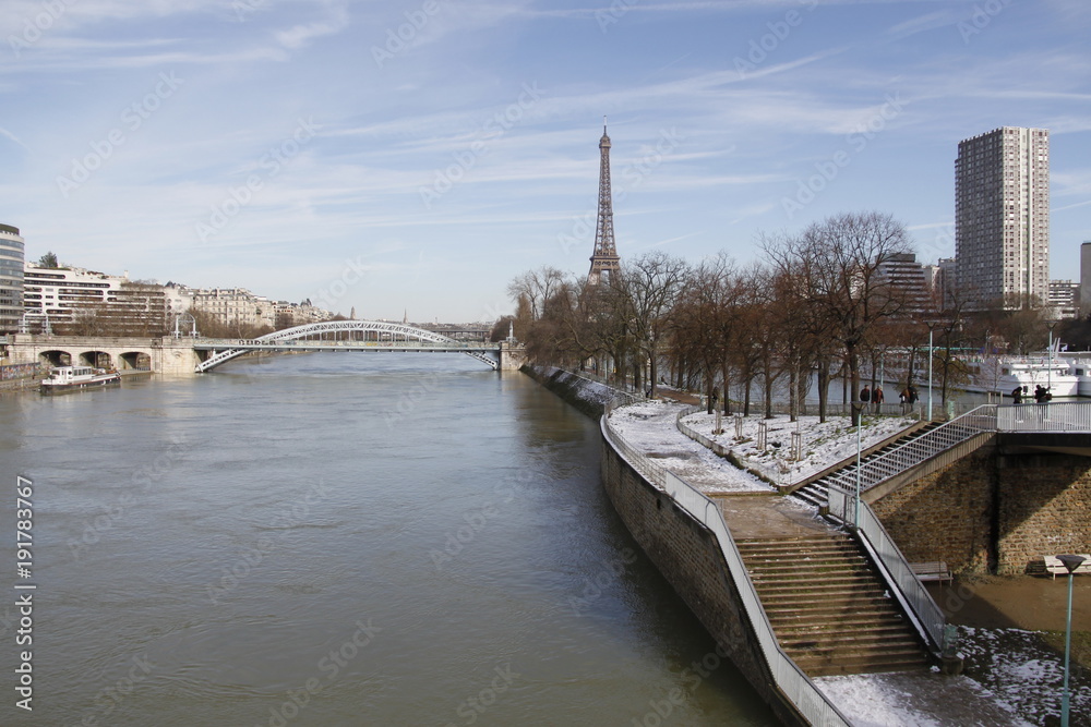 La Seine en hiver à Paris