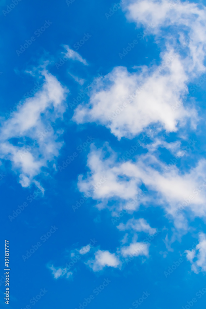 Obraz premium 夏の空に広がる雲