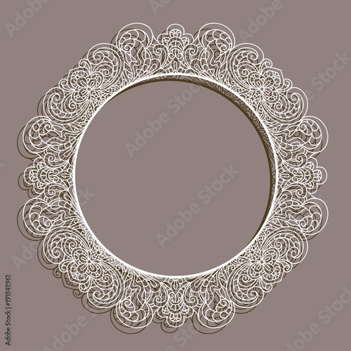 Round frame with lace border pattern