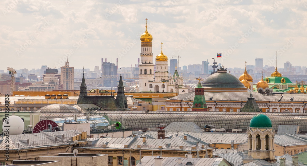 Obraz premium Moscow. View from above of the Kremlin, Kremlin cathedrals, roofs