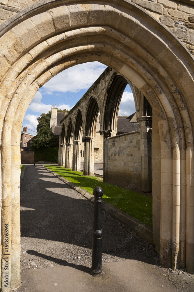 Fototapeta premium Picturesque old arches near Gloucester Cathedral,Gloucestershire, UK