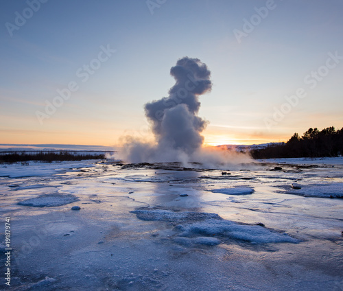 Valokuva Eruption of famous Strokkur geyser in Iceland.