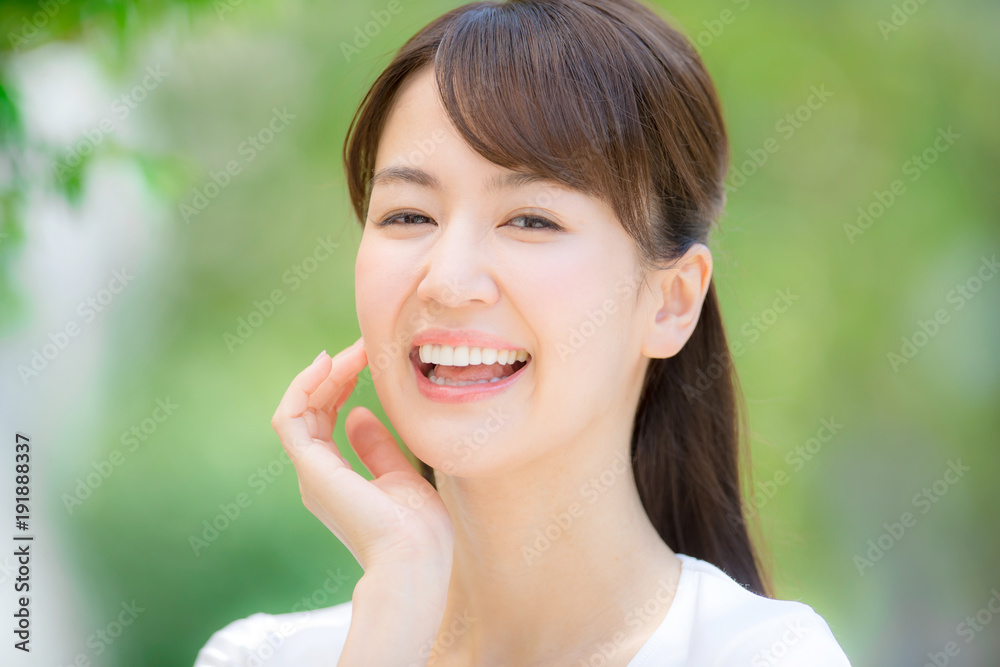 スキンケア・女性・新緑 スキンケア・女性・新緑