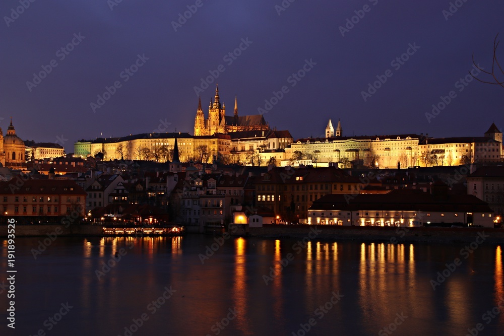 Blick von der Karlsbrücke auf die Kleinseite in Prag