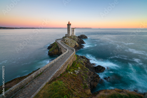 Lighthouse - path to success © artepicturas