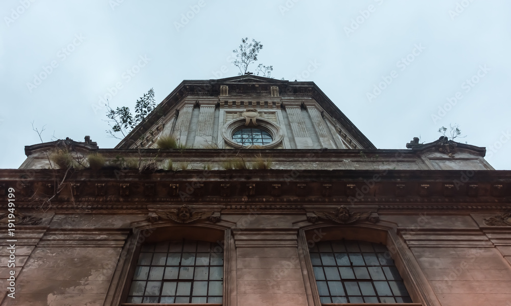 Obraz premium Cupula de iglesia antigua