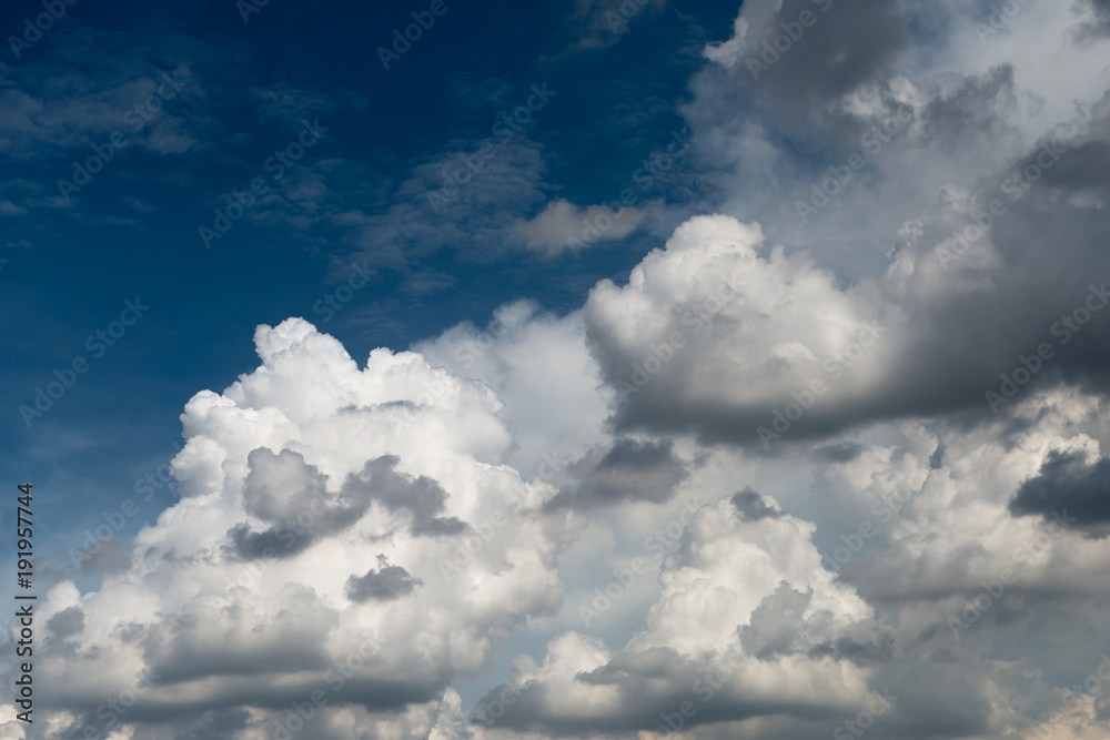 Naklejka premium Cloudy sky