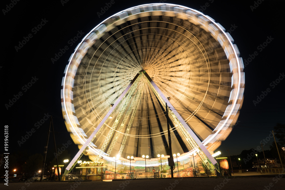 Ferris wheel in Avignon, Long exposure photography