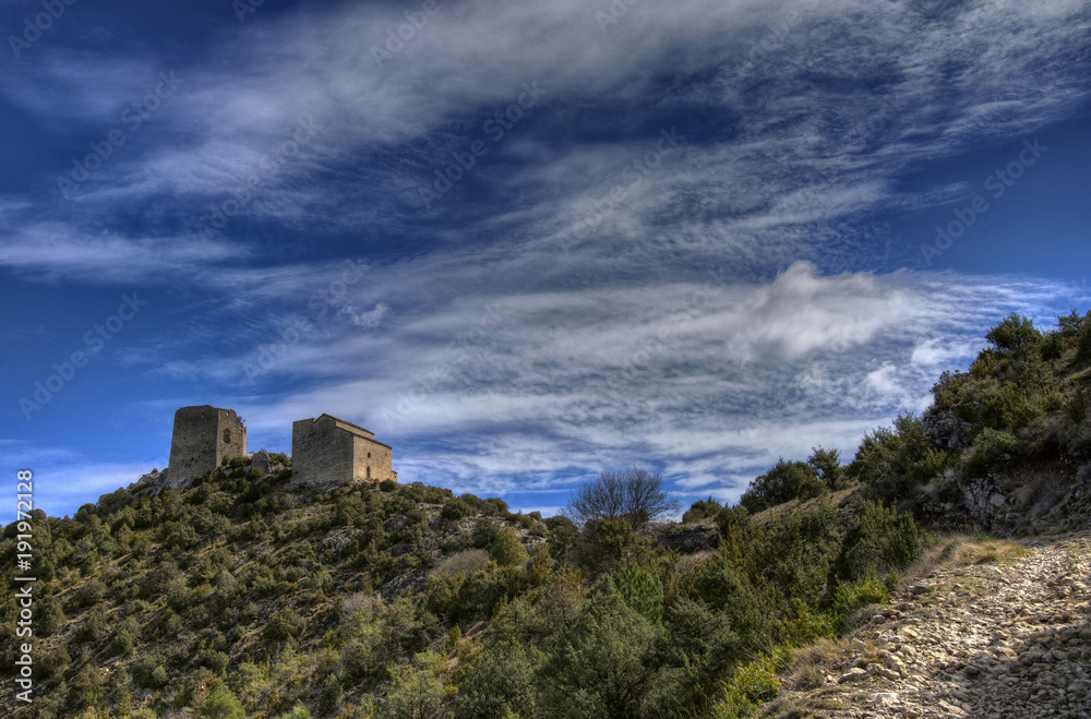 Château ruié et chapelle Saint-Hymetière à Samitier, Aragon, Espagne
