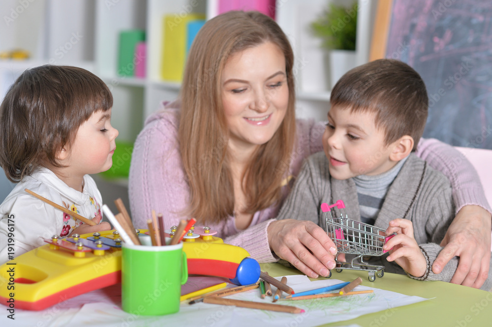 Fototapeta premium Happy family drawing