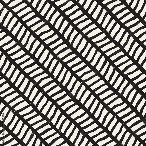 Hand drawn style seamless pattern. Abstract geometric tiling background in black and white. Vector doodle line lattice