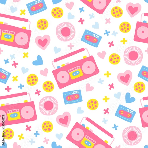 Tapety Wzór z serca, kasety, odtwarzacz, ciasteczka w pastelowych kolorach