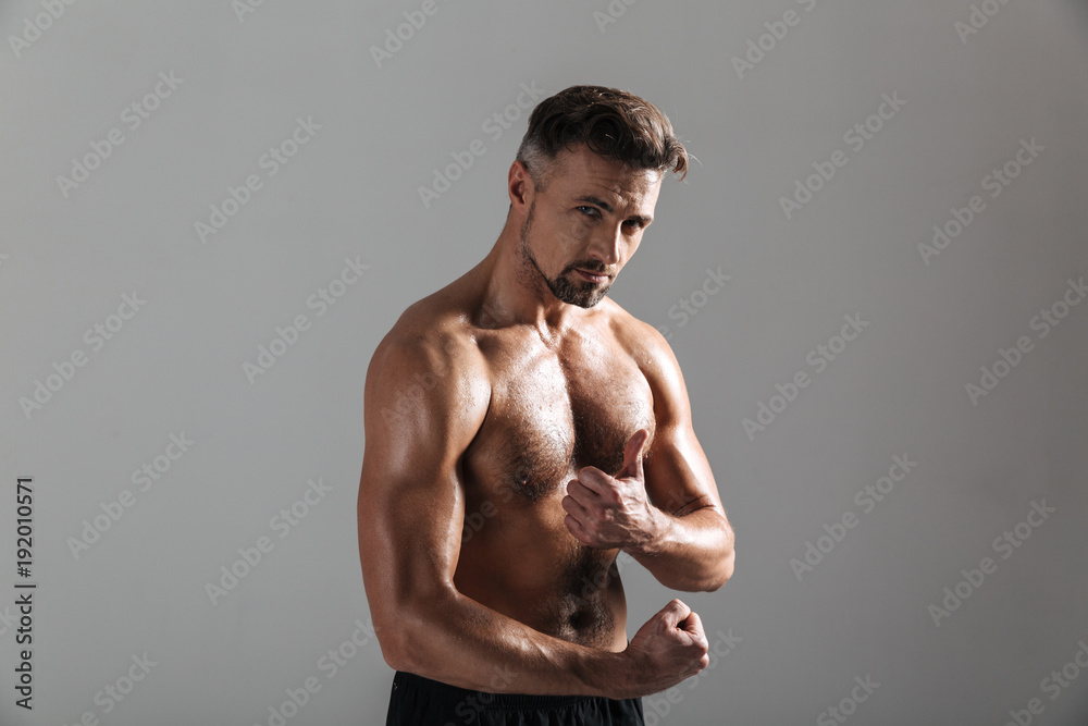 Φωτογραφία Close up portrait of a strong mature shirtless sportsman