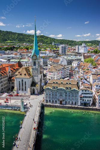 Historic Zürich center with famous Fraumünster Church, Limmat river and Zürichsee, Switzerland. Historisches Zentrum von Zürich mit der berühmten Fraumünsterkirche, Limmat, Zürichsee, Schweiz.