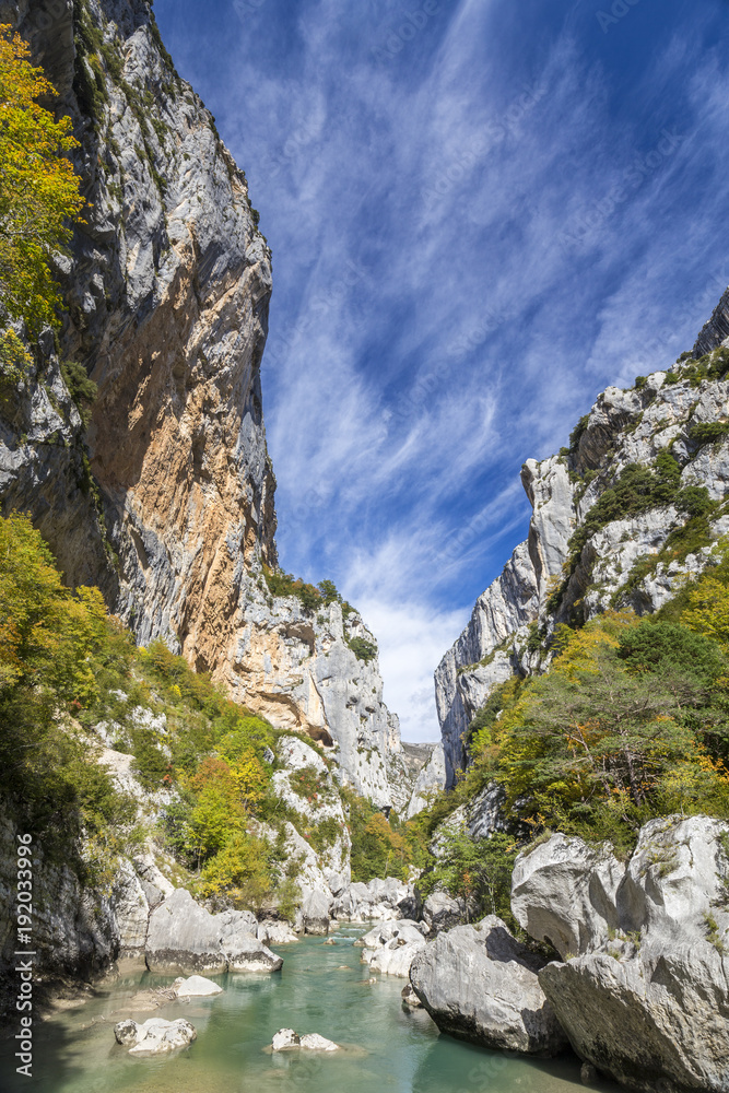 Parc naturel régional du Verdon, Grand Canyon du Verdon, la rivière du Verdon à l'entrée du couloir Samson, depuis le sentier Blanc-Martel sur le GR4, Alpes de Haute-Provence