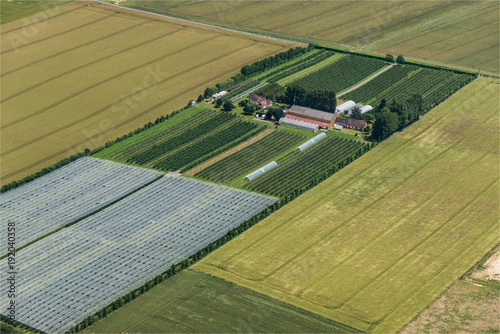 vue aérienne d'une pépinière à Vigny dans le Val d'Oise en France