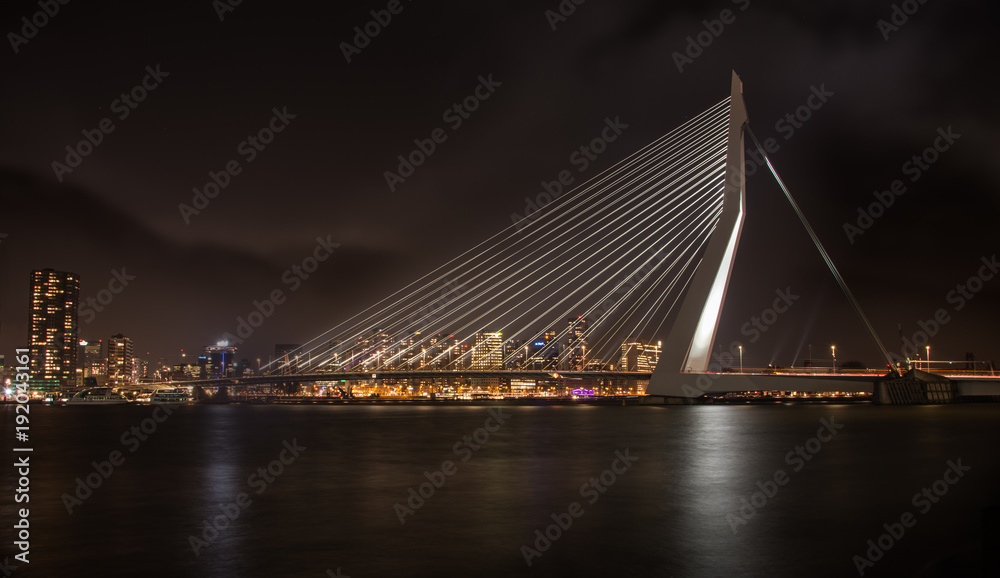 Fototapeta premium Erasmusbrug at night