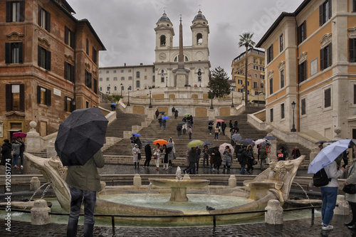 Spanische Treppe in Rom bei Regen