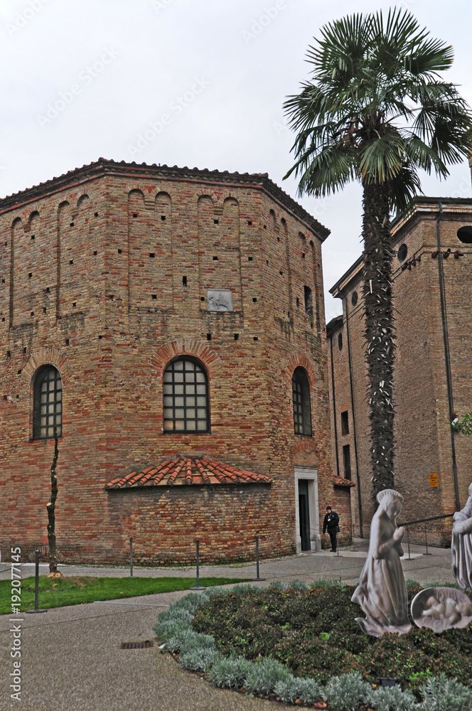 Ravenna, il Battistero degli Ortodossi Ravenna, il Battistero degli Ortodossi