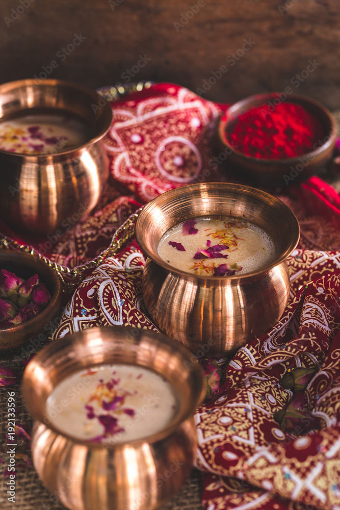 Thandai, Boisson traditionnelle Indienne pour la Fête de Holi et Diwali  
