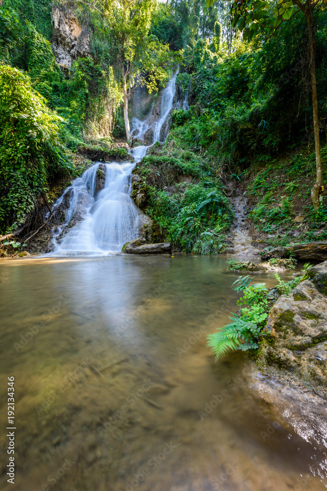 Obraz premium small waterfall in Thailand