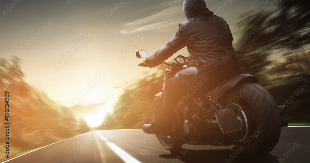 Obraz premium Motocyklista lubi jazdę