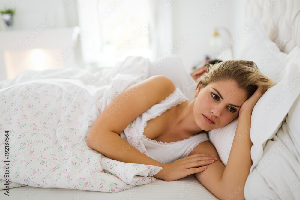 Obraz premium Young unhappy couple having problems in relationship