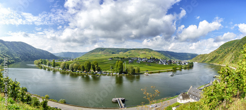 Moselschleife bei Beilstein mit Blick nach Ellenz-Poltersdorf photo