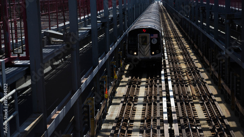 Employers intervenant sur les rails de métro à New York