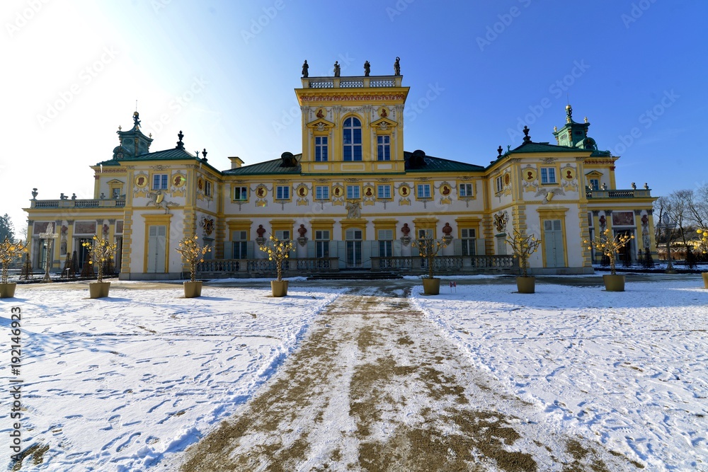 Fototapeta premium ヴィラヌフ宮殿, 教会, ワルシャワ