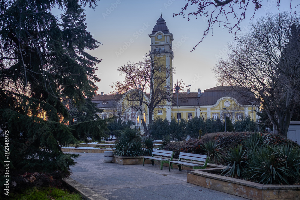 Fototapeta premium Sunset on railway station 1