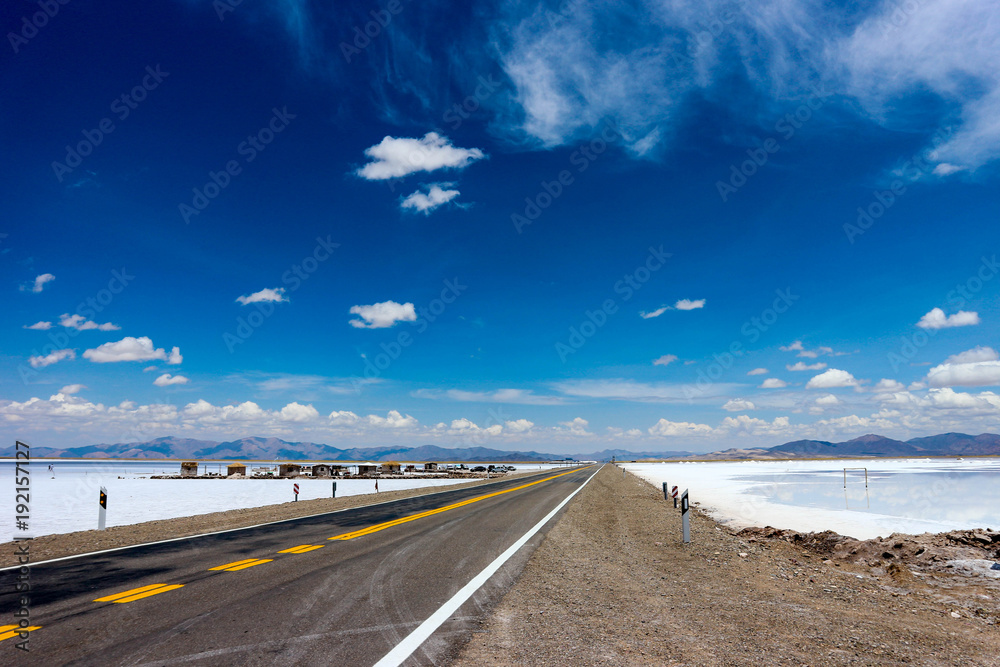Fototapeta premium La strada tra le saline