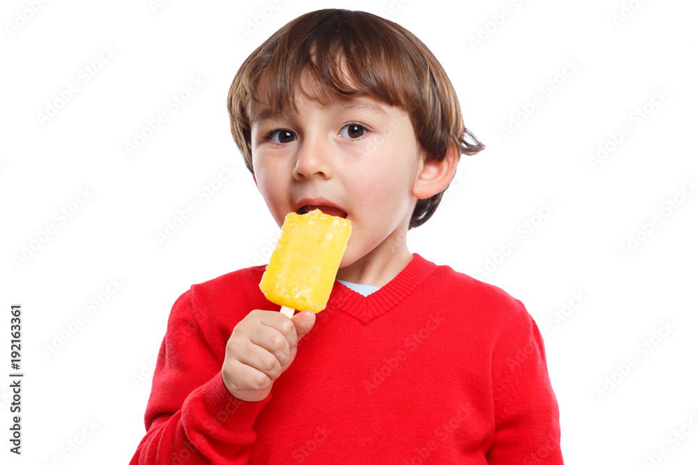 Eis schlecken Wassereis lecken essen Junge Kind Sommer isoliert Freisteller freigestellt Eis schlecken Wassereis lecken essen Junge Kind Sommer isoliert Freisteller freigestellt