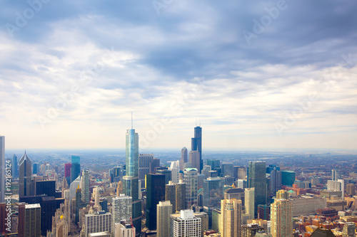 Elevated view of the skyline of downtown Chicago, Illinois, USA © Jose Luis Stephens