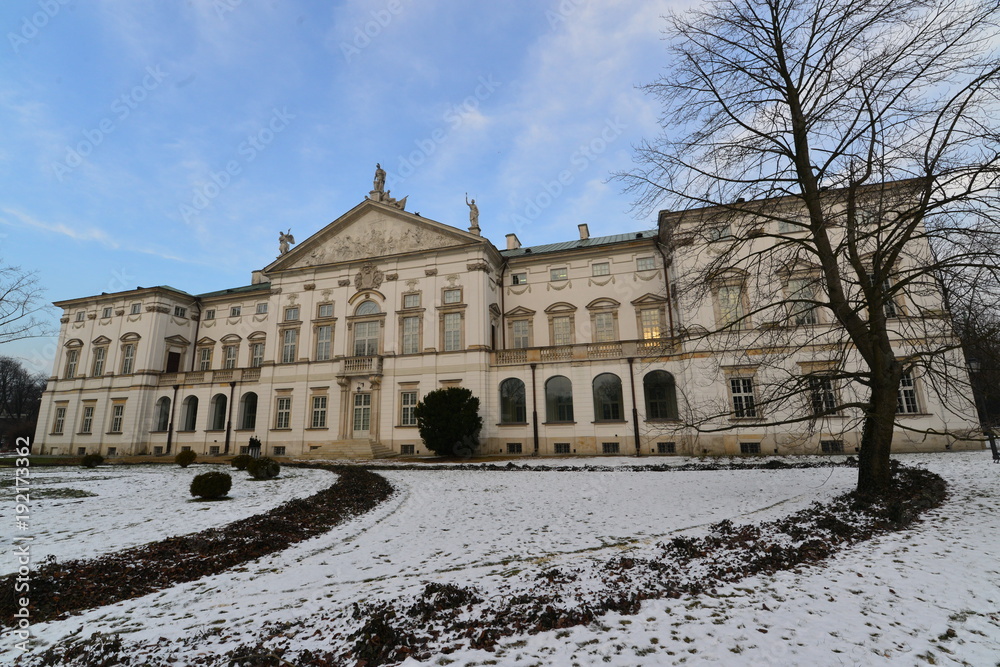 Obraz premium ワルシャワ歴史地区と文化科学宮殿