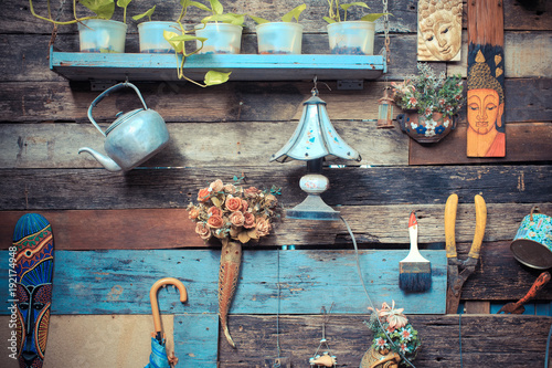 Foto vintage wooden wall decorative at home