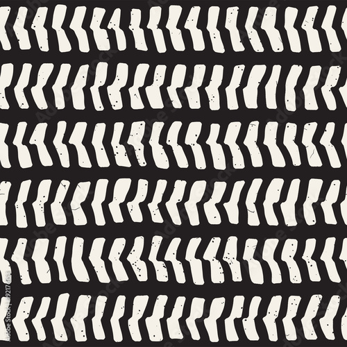 Hand drawn style seamless pattern. Abstract geometric tiling background in black and white. Vector doodle line lattice