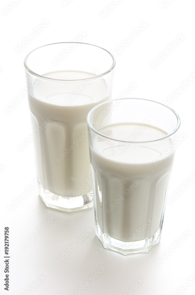 Zwei Gläser frische Milch Zwei Gläser frische Milch