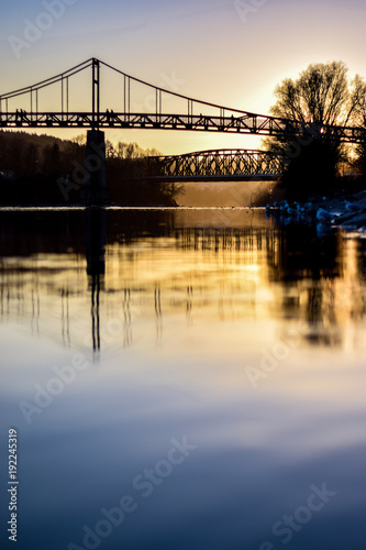 Sonnenuntergang über dem Fluss © Vsevolod