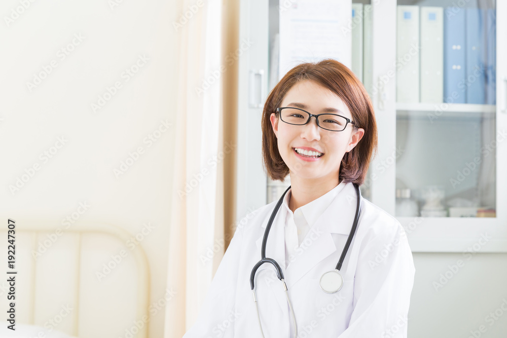白衣の女性 白衣の女性