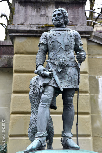 Statue de Berthold V fondateur de Berne en Suisse