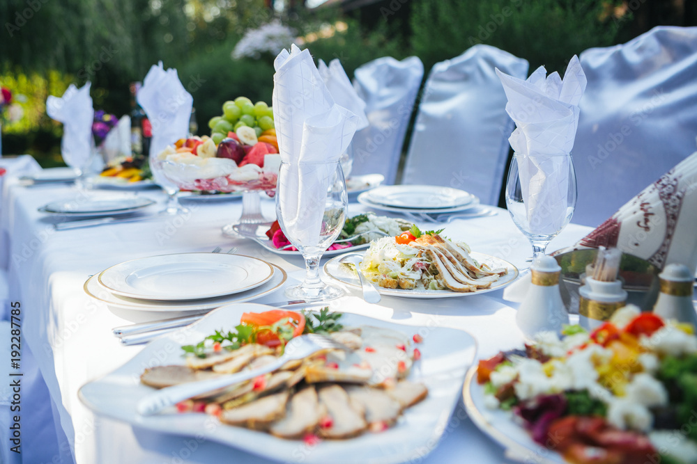 A nice wedding table decorations A nice wedding table decorations