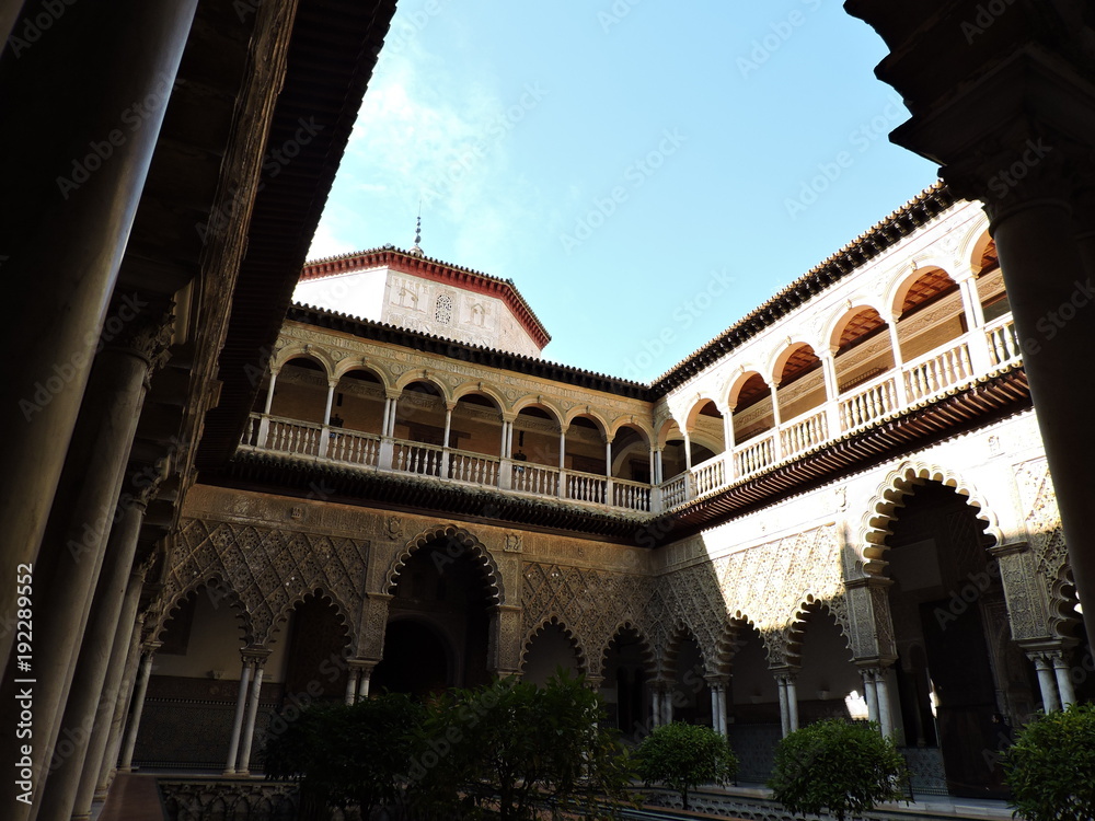 Obraz premium Patio de las Muñecas, en los Alcáceres de Sevilla