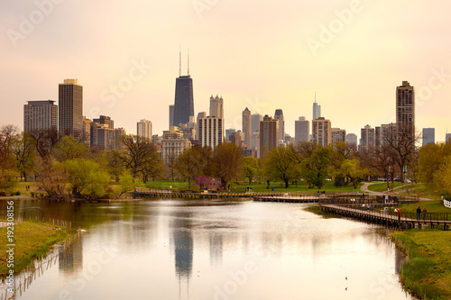 Downtown skyline and South Pond at Lincoln Park in Chicago, Illinois © Jose Luis Stephens