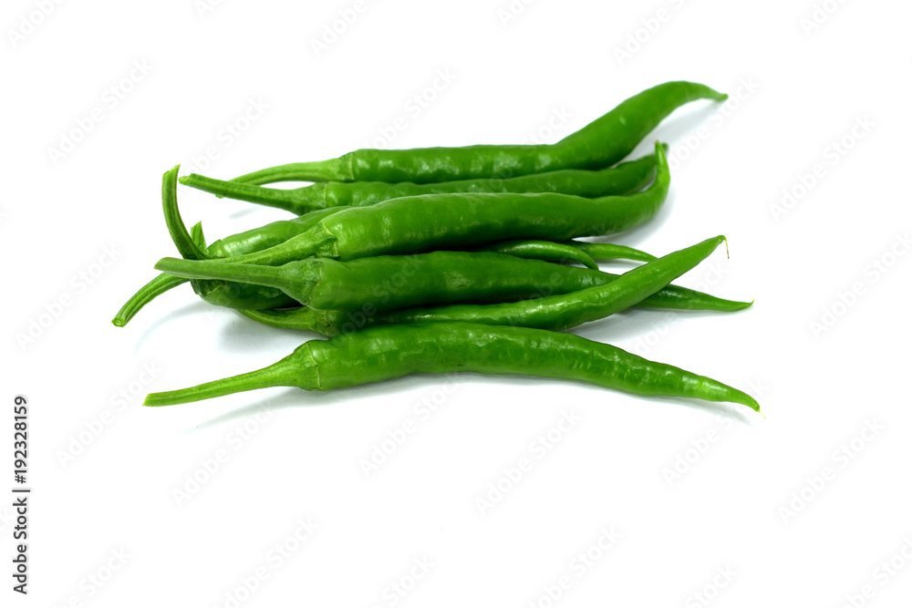 白背景の青唐辛子 コピースペースあり Green chili peppers (chile verde) on white background with copy space 白背景の青唐辛子 コピースペースあり Green chili peppers (chile verde) on white background with copy space