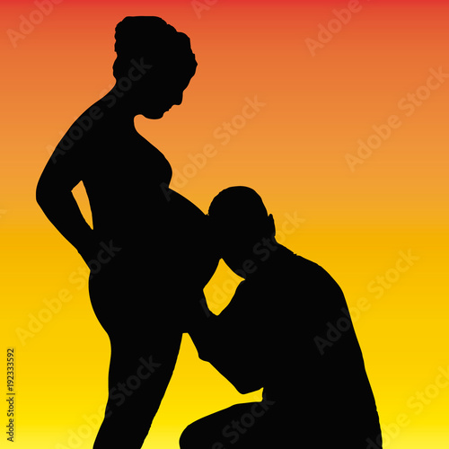 Padres notando al bebé