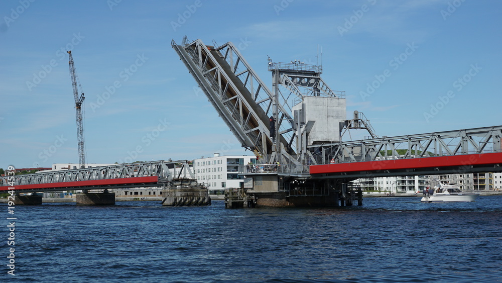 Bridge open for ships 