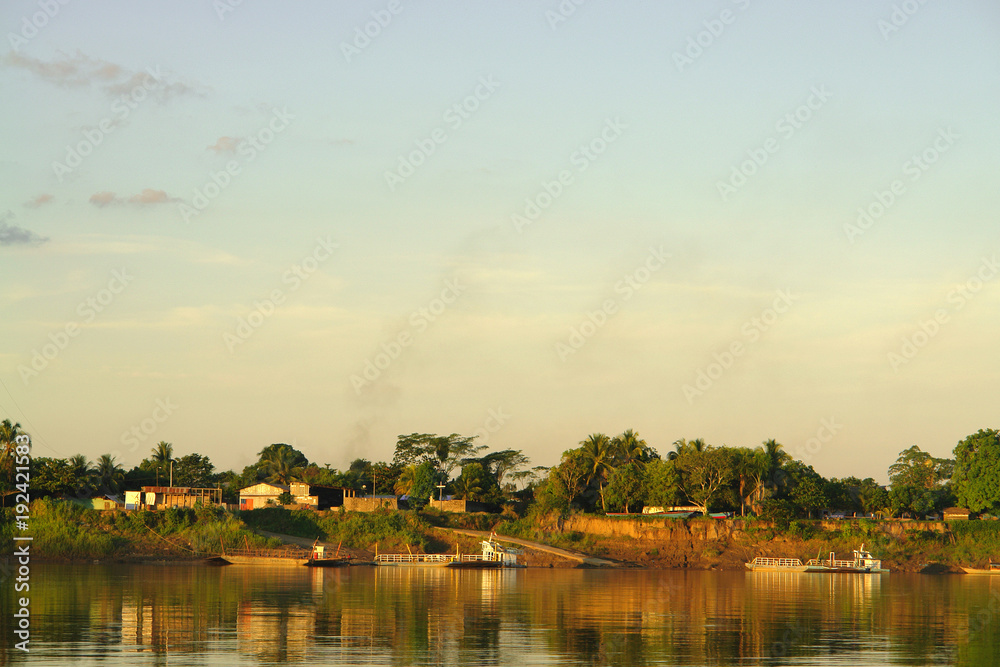 atardecer en la selva de Puerto Maldonado atardecer en la selva de Puerto Maldonado