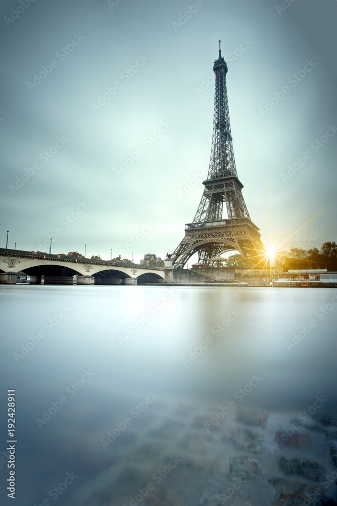Obraz premium Eiffel tower and Seine river in Paris, France