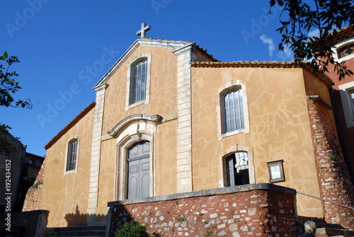 Roussillon (Vaucluse) église du village, Provence, France